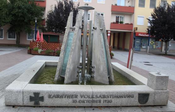 Abstimmungsbrunnen am Neuen Platz in St. Andrä/Lav. Wurde 2017 abgetragen