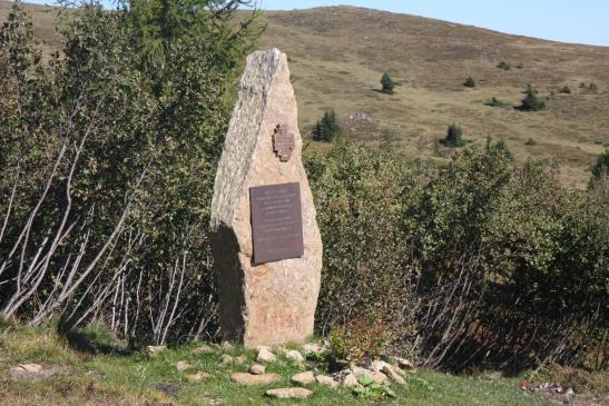 Gedenkstein des KAB St. Andrä auf der Saualpe bei der Posseggerhütte